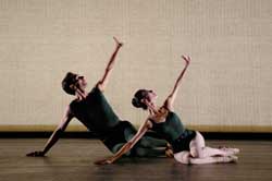 Yuan Yuan Tan and Damian Smith in 'Continuum'