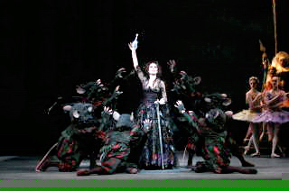 Genesia Rosato as Carabosse