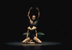 Yuan Yuan Tan and Damian Smith in 'Continuum'