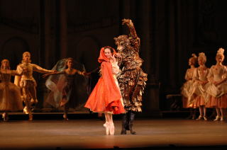 Iohna Loots as Little Red Riding Hood and David Pickering as the Wolf