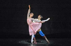 Fernada Oliveira as Gerda and Yosvani Ramos as Kay