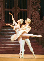 Jamie Tapper and Yohei Sasaki